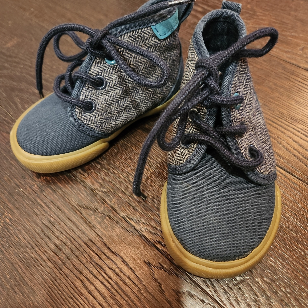 Old Navy Navy and Tan Baby Walkers